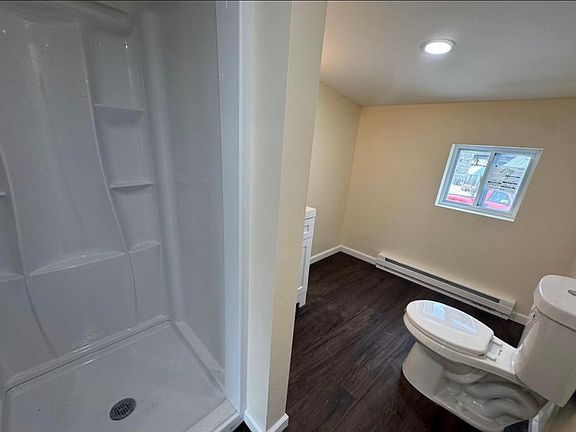 4th image of 14 Chatham St APT 8