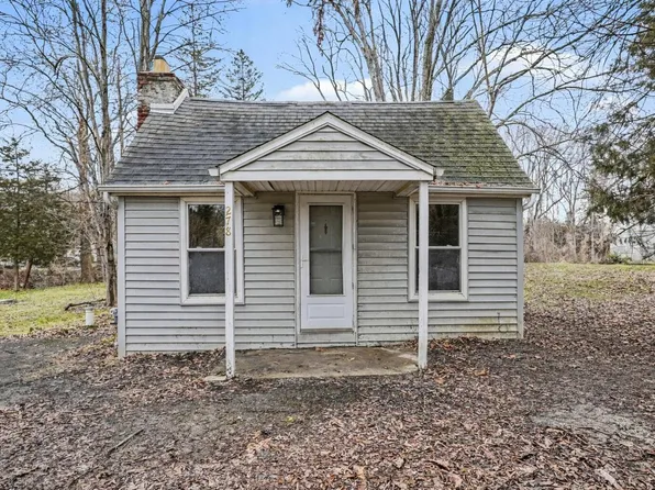 278 E Peterson Dr, Brighton, MI 48114