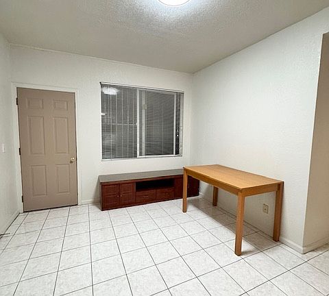 4th image of 1394 Hampshire St