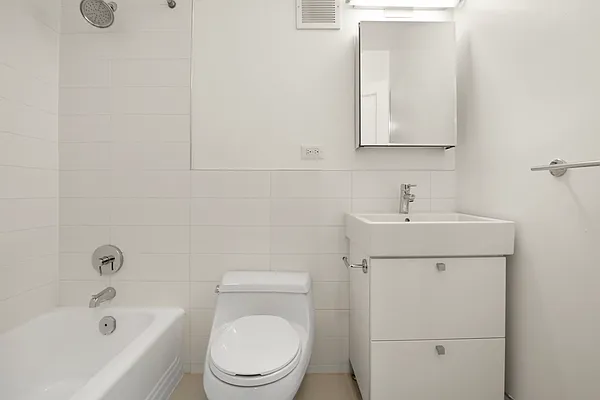 Rented by Stonehenge NYC LLC | media 8