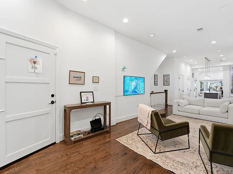 1841 Monroe St NW — Photo 9