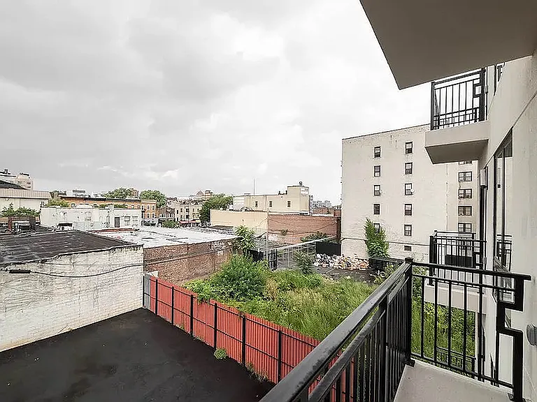 153 Erasmus St #2R — Photo 11