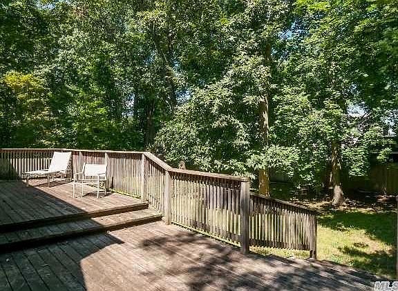 4th image of 58 Saint Andrews Ln
