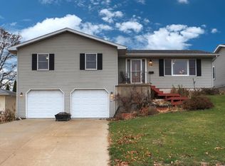 716 Tower Rd, Clinton, IA 52732