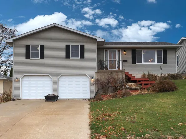 716 Tower Rd, Clinton, IA 52732