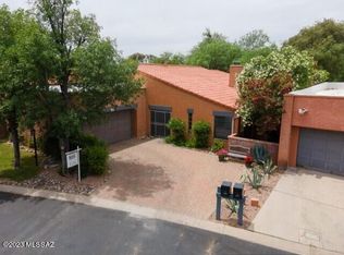 3181 N Hill Farm Dr, Tucson, AZ 85712