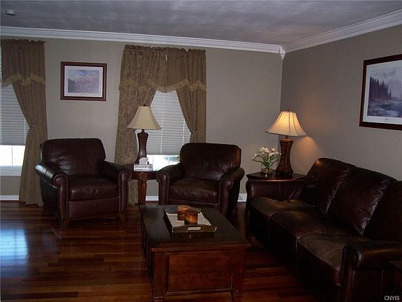 3rd image of 8252 Cottonwood Ct