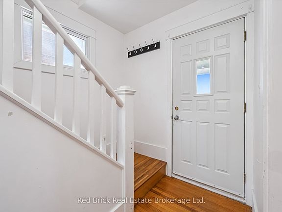 4th image of 241 Victoria Rd S