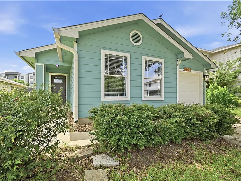 1621 Coriander Dr — Photo 2