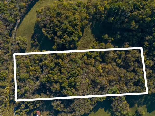 2 Booker Farm Rd, Mount Pleasant, TN 38474