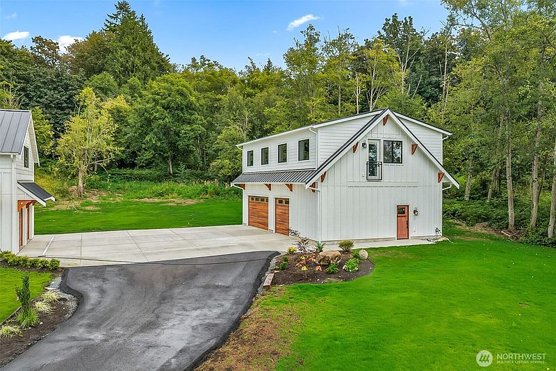 3rd image of 511 75th Avenue SE