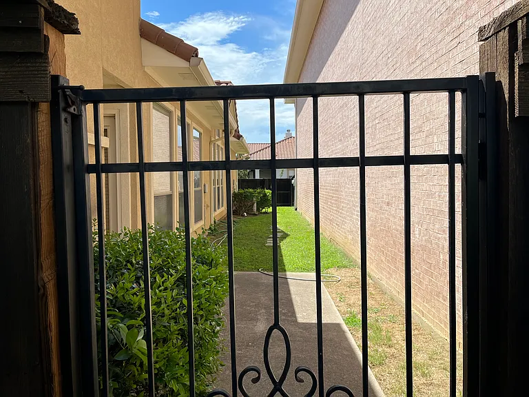 817 La Cima — Photo 33