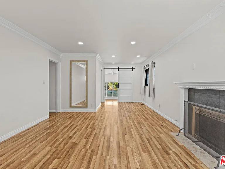 7212 W 91st St — Photo 3