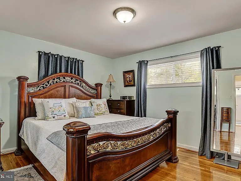 6409 The Pkwy — Photo 11