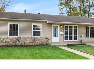 13 Dover Ave, Romeoville, IL 60446