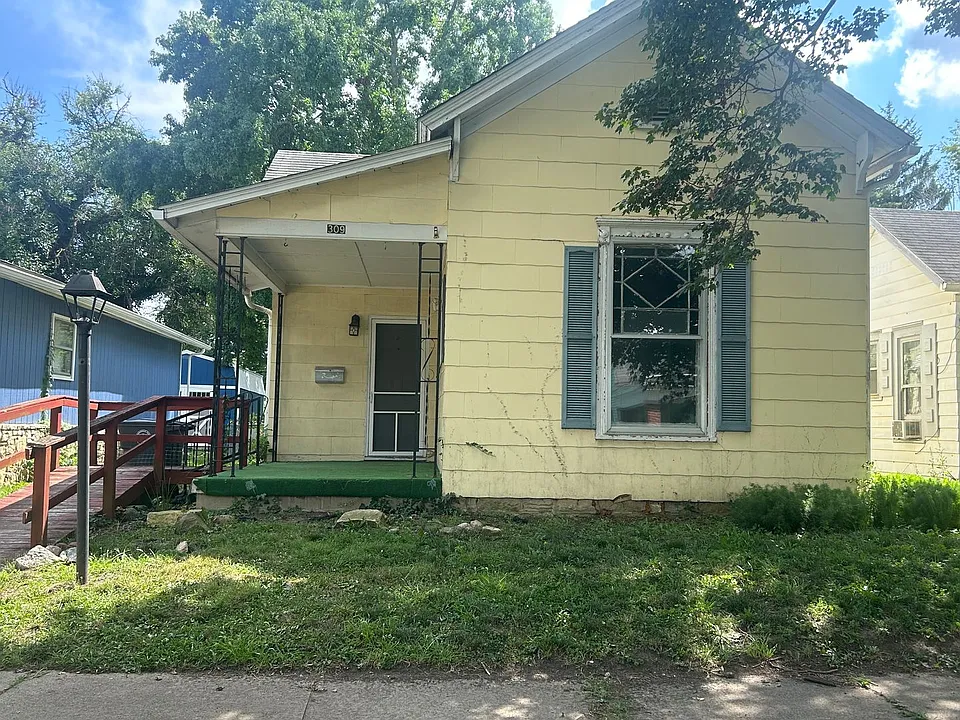 309 W 11th St
