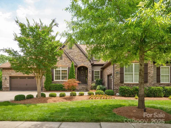 5805 Copperleaf Commons Ct, Charlotte, NC 28277