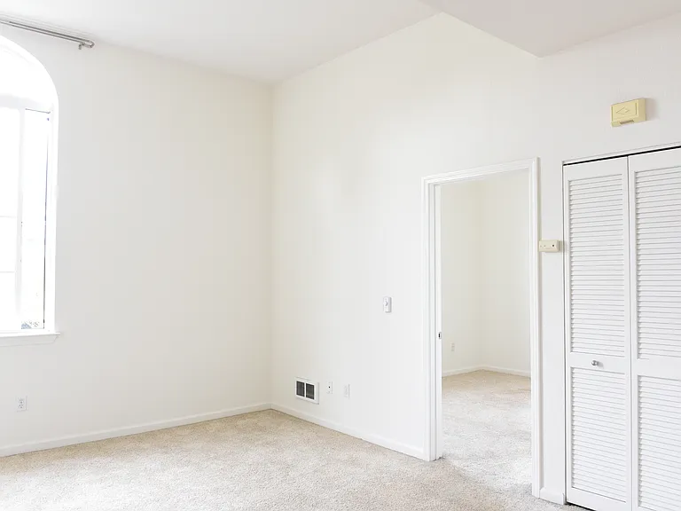 516 Martha St #207 — Photo 5