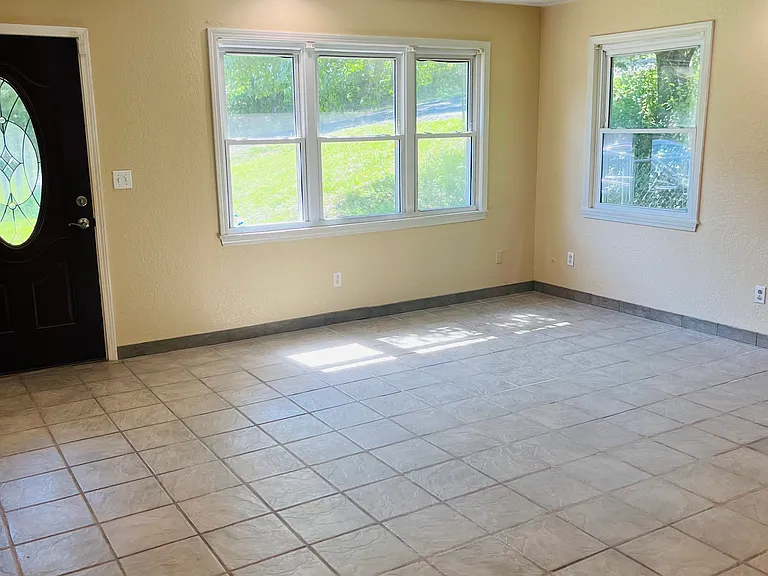 114 Mount Tabor Rd — Photo 2