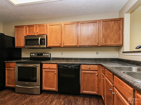 5th image of 4459 Connaught East Dr