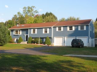 4 Knollcrest Dr, Northford, CT 06472