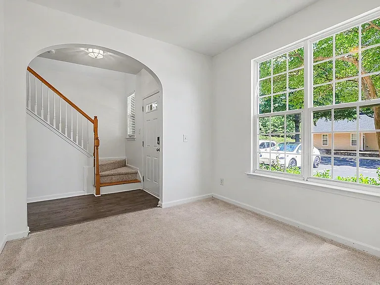 108 Colwick Ln — Photo 5