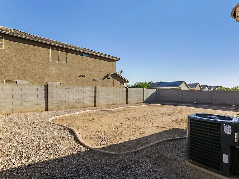 6412 W Hilton Ave — Photo 16