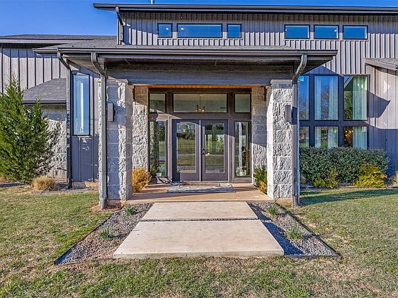 3rd image of 2687 N Trinity St