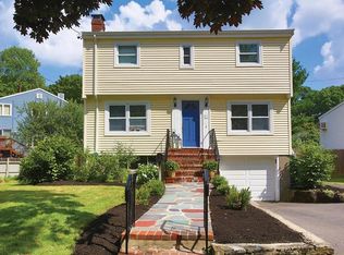 73 Dale St, Brookline, MA 02467