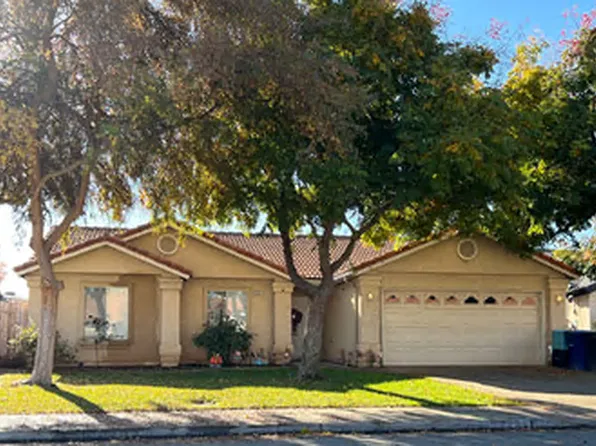 2721 4th St, Sanger, CA 93657