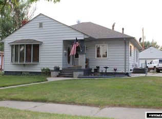 730 S 5th St, Douglas, WY 82633