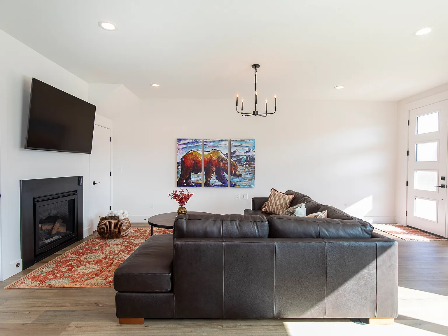 3 bed, 1966 sqft, $4,000 — Photo 4
