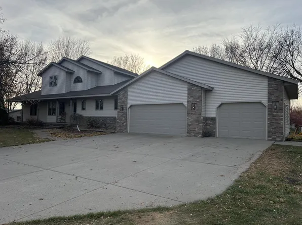 712 17th St S, Benson, MN 56215