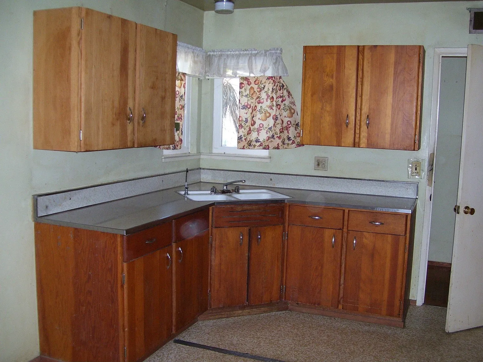 3935 Floral Dr photo 1
