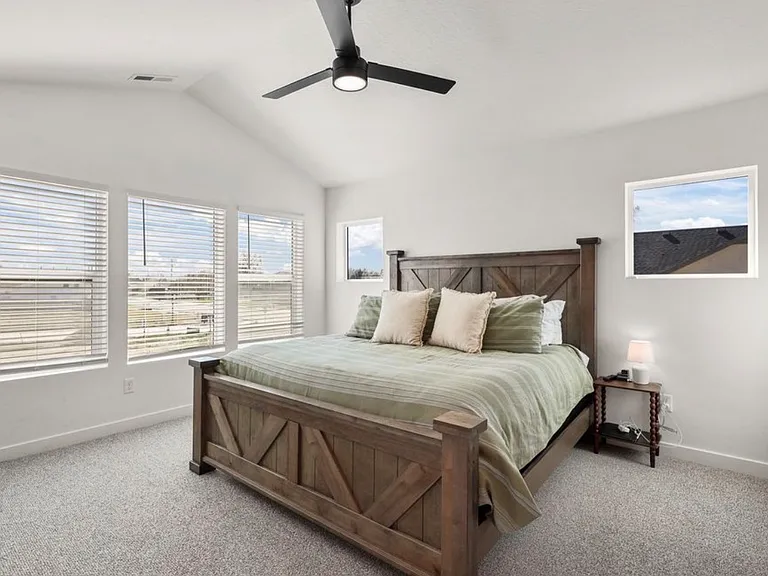 1088 W Audrey Ln — Photo 22