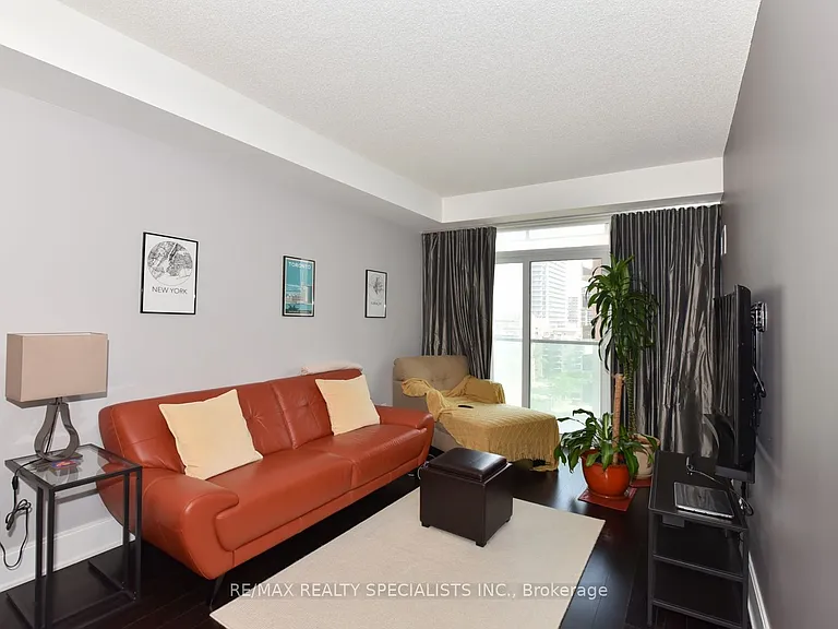 70 Roehampton Ave #712 — Photo 7