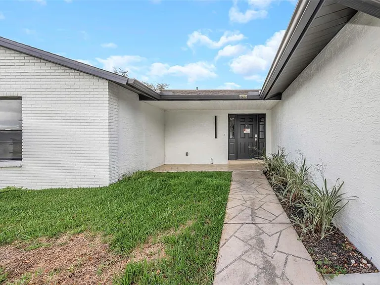 4030 Fieldgreen Pl — Photo 3