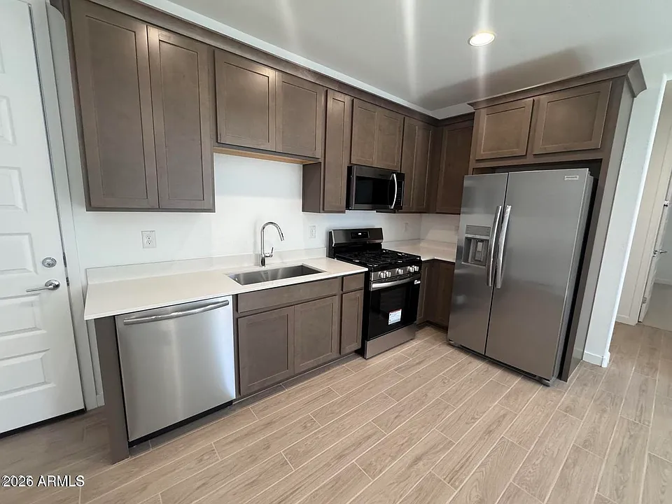 23333 W Mobile Ln