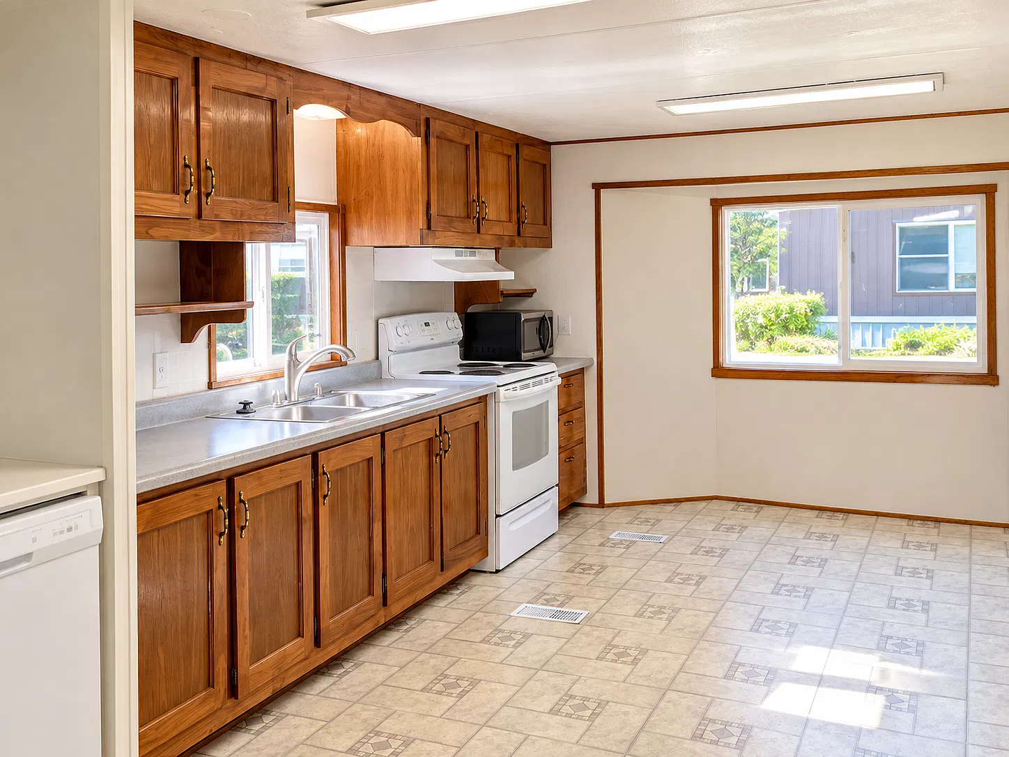 2 bed, 932 sqft, $1,075 — Photo 2