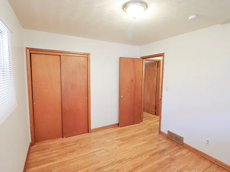 608 Cowan St — Photo 8