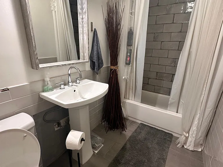 2137 Fleur De Lis Ct #2137 — Photo 9