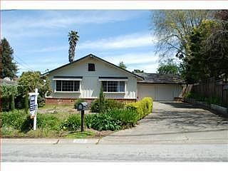 1st image of 3406 Hillcrest Dr