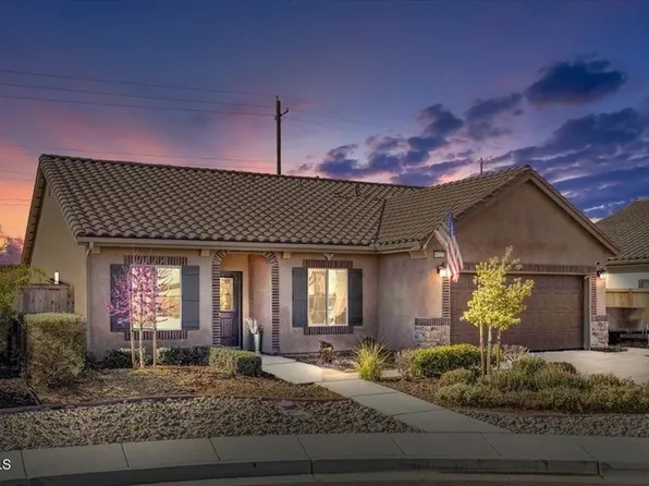 9227 Oak Garden Ln, Shafter, CA 93263