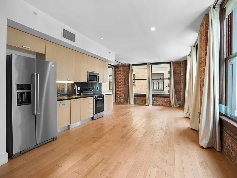 460 S Spring St #512 — Photo 7