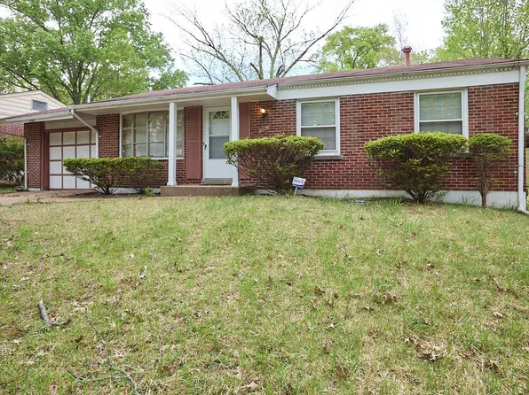 1725 Bradshaw Dr, Saint Louis, MO 63136