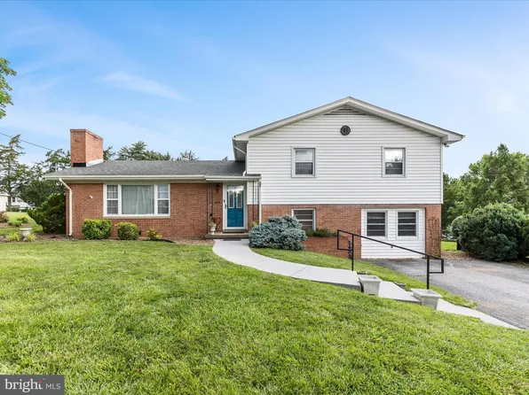 817 Laurie Dr, Strasburg, VA 22657