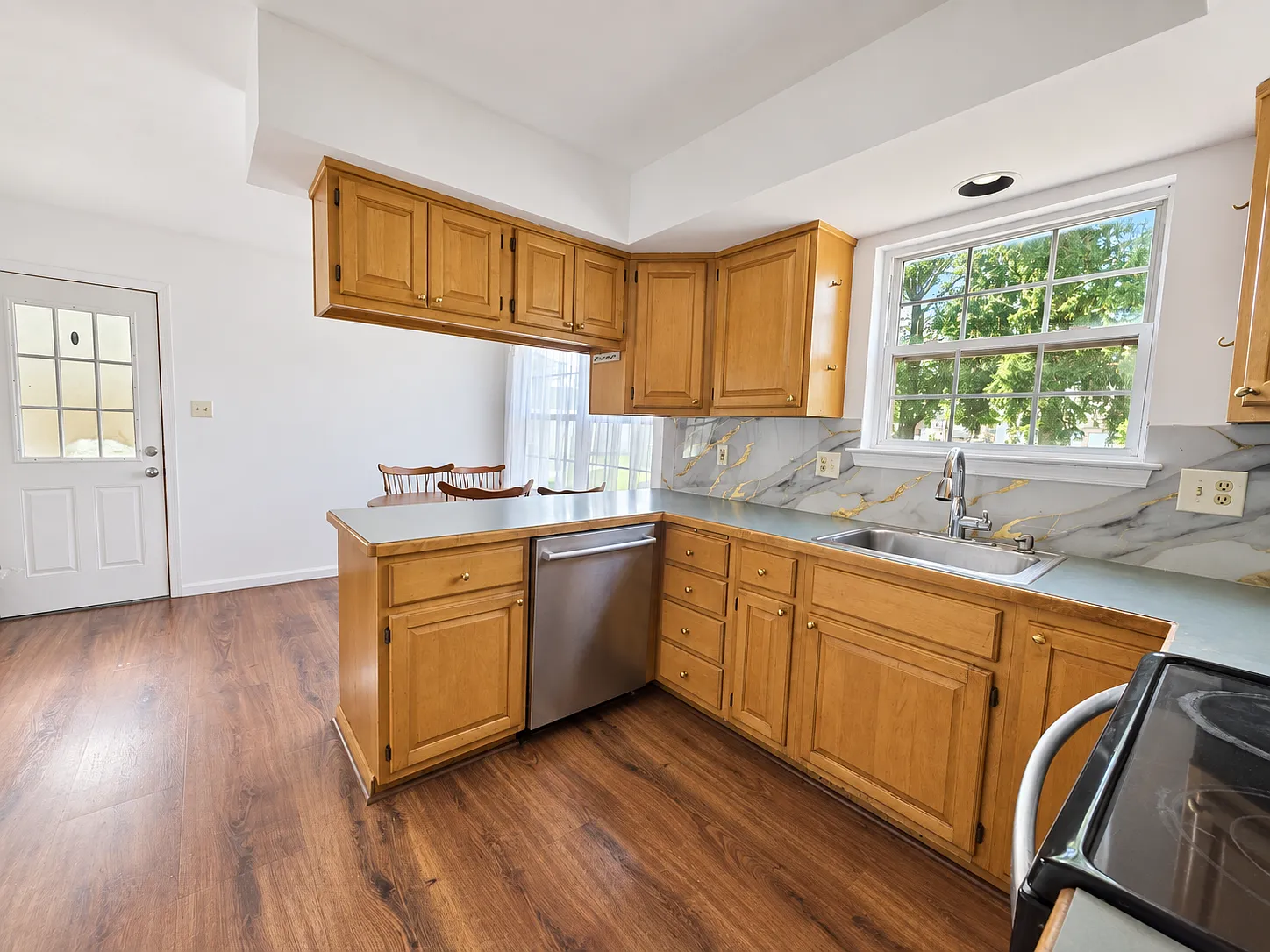 3 bed, 1.5 bath, 1344 sqft, $2,600 — Photo 4