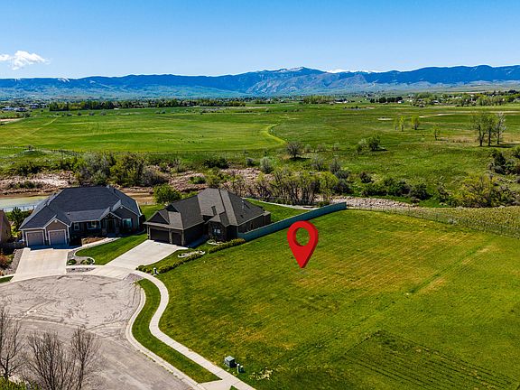 2nd image of 634 Mountain Shadows Blvd