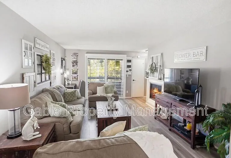 20305 Rue Crevier #585 — Photo 3