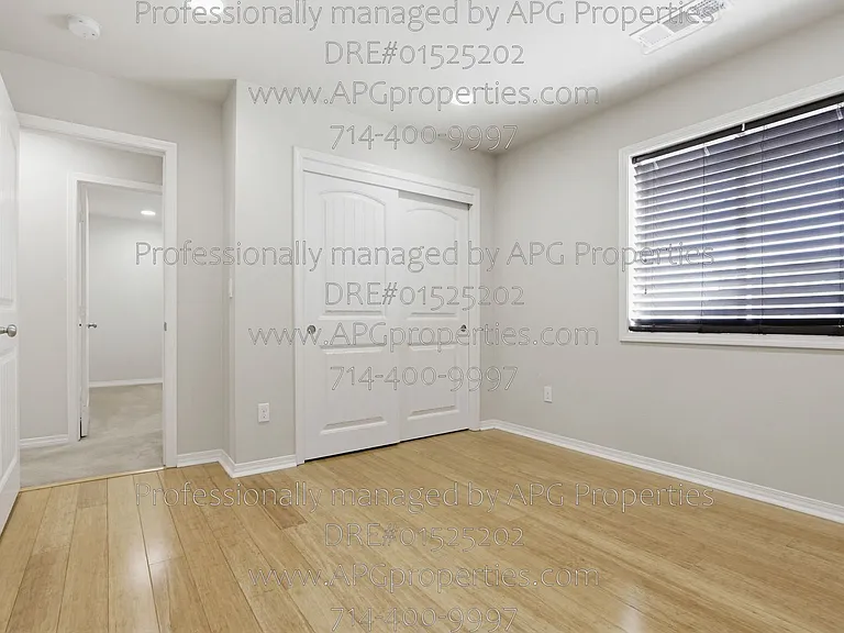 139 Thompson Ave — Photo 39